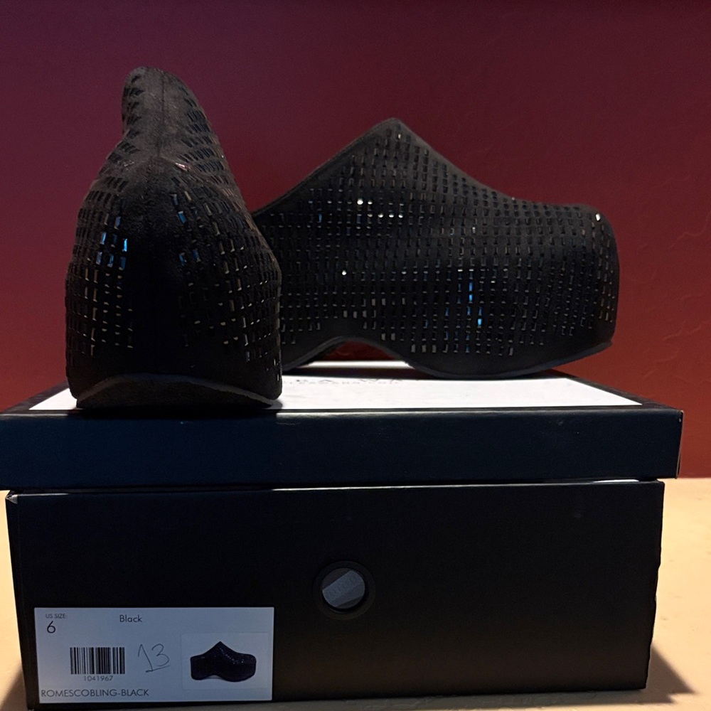 Black Platform Slip-On Women’s Shoes with Subtle Shine